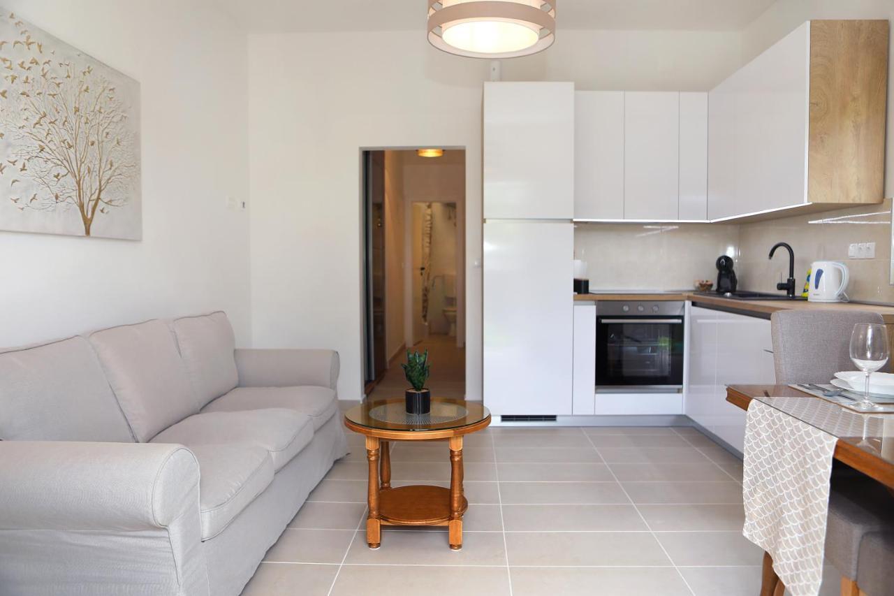 Mika Apartment