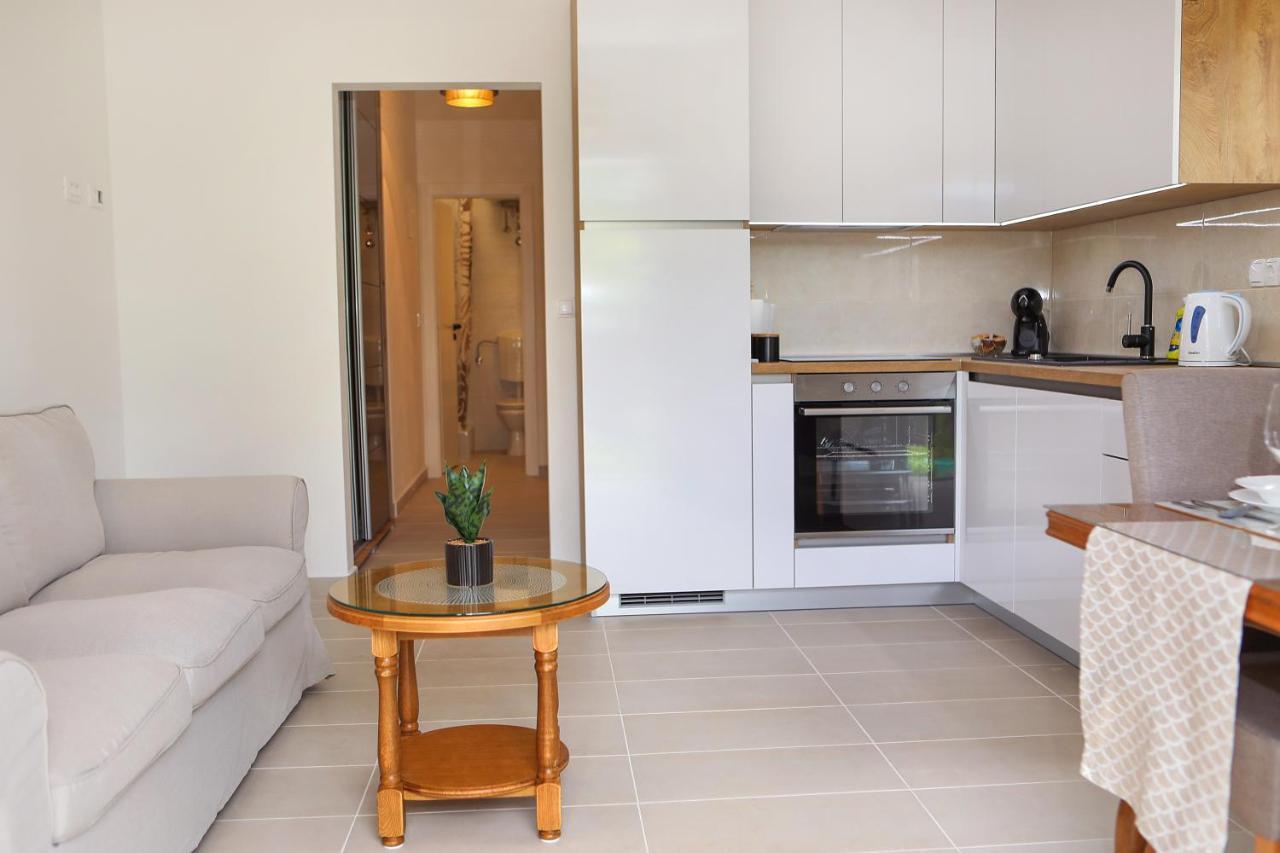 Mika Apartment *